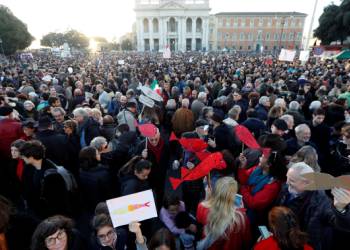 Thousands join the ‘sardines’ movement in Rome, protest against far-right leader