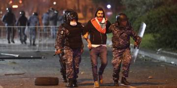 Thousands rally outside Lebanese parliament to protest security crackdown