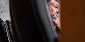 Coronavirus: 2 U.S. congress members self-isolating after contact with patient