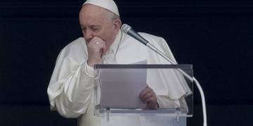 Pope Francis to miss week-long Lenten retreat due to cold