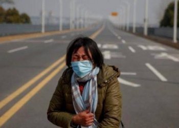 'Please take my daughter': Mother of girl with cancer pleads at coronavirus blockade