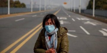 'Please take my daughter': Mother of girl with cancer pleads at coronavirus blockade