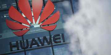 UK government approves Huawei 5G deal despite security fears