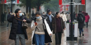 Countries Evaluate Evacuation of Citizens in Virus Epicenter