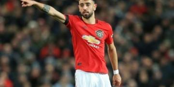 Giggs fears Fernandes may be a liability for Man Utd