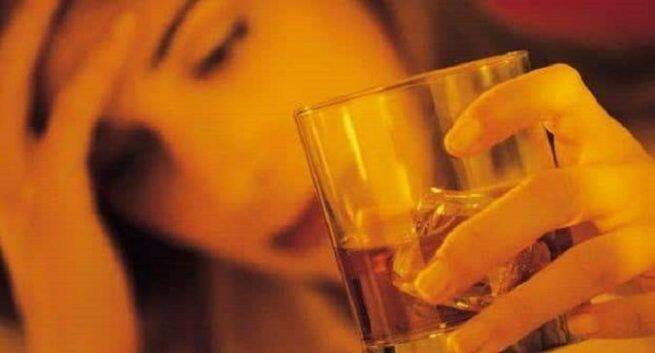 Alcohol Hangover Effects - Prevent and cure festive hangover
