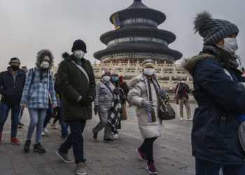 Coronavirus: China death toll passes 100 as Beijing records its first fatality